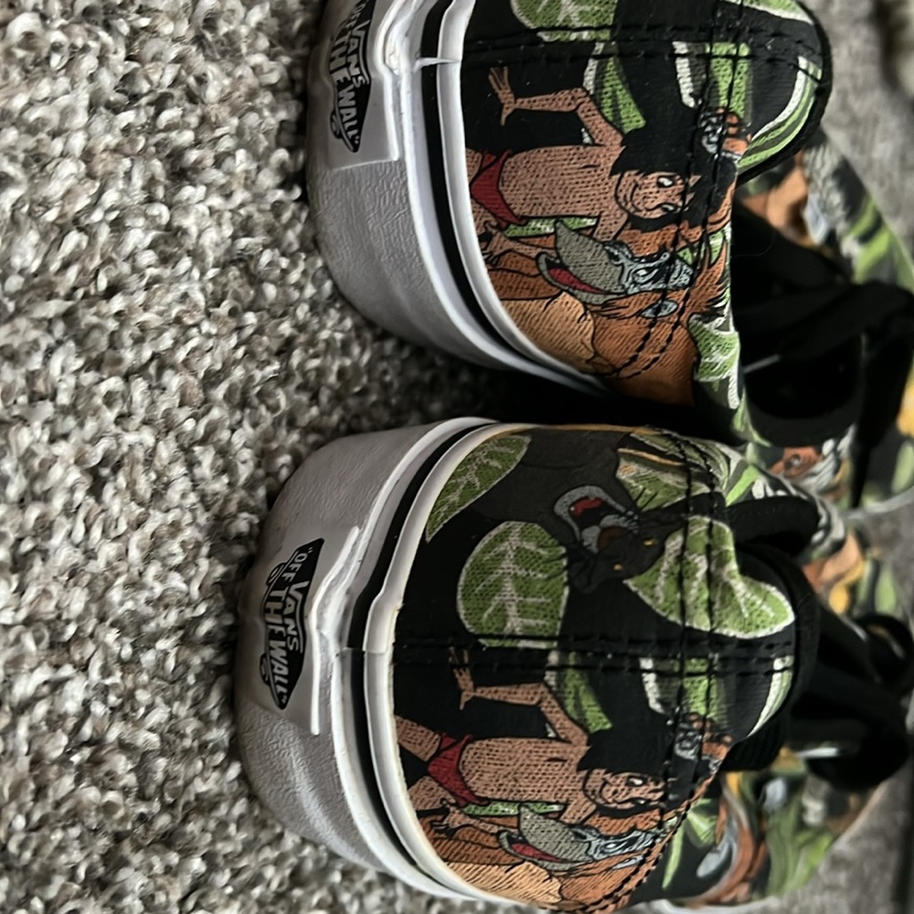 RARE Jungle Book Disney Vans - Picture 2 of 4